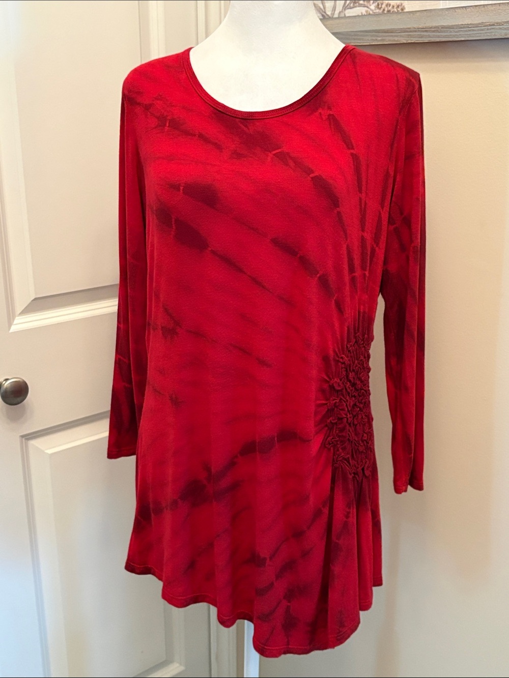 Women’s Red Long-Sleeve Tie-Dye Tunic Top Medium